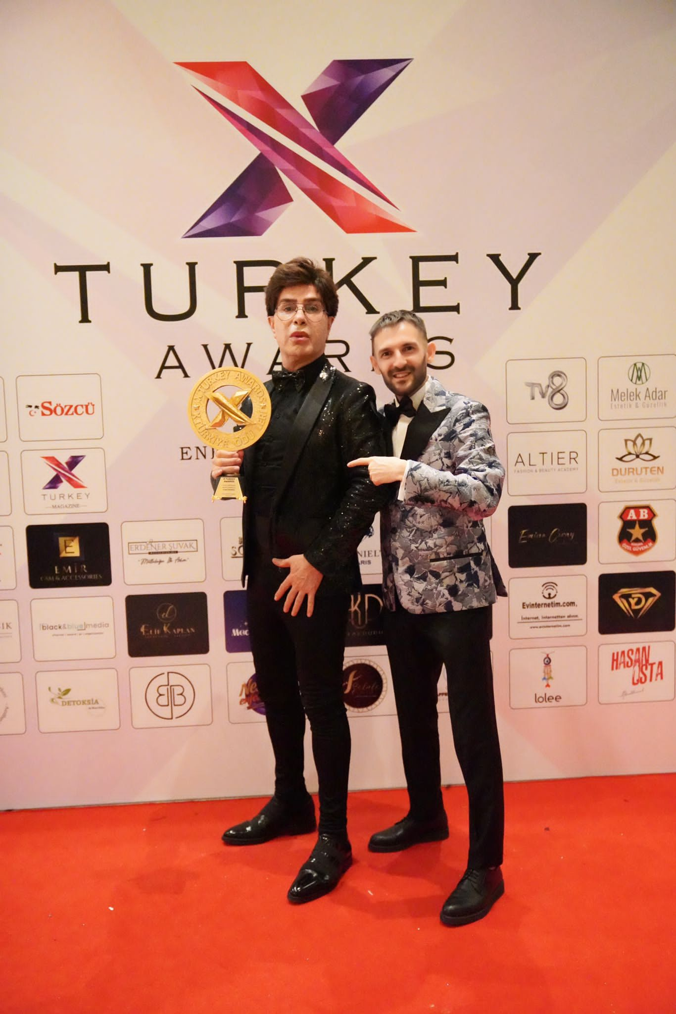 Fan coick turkish award. Иван Колесников любовь без размера. Светлана Ходченкова и Иван Колесников любовь без размера. Комедия Светлана Ходченкова и Максим Лагашкин Иван Колесников. Максим Лагашкин с дочкой.