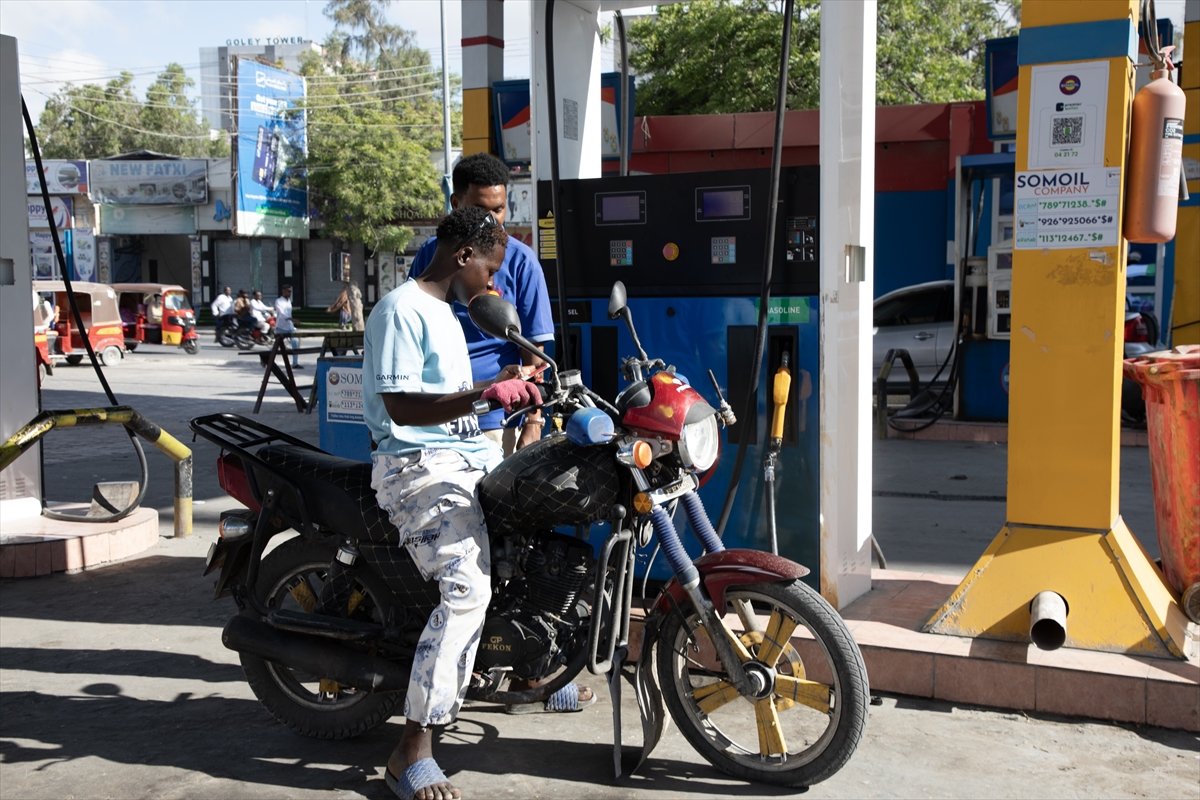 ABD ve İsrail'in İran'a saldırısı sonrası Somali'de akaryakıt fiyatı yükseldi