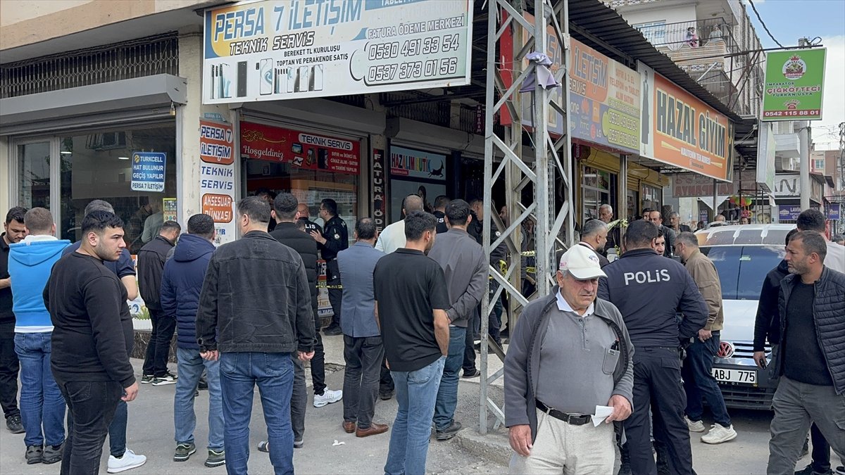 Adana'da iş yerinde silahlı saldırıya uğrayan esnaf hayatını kaybetti