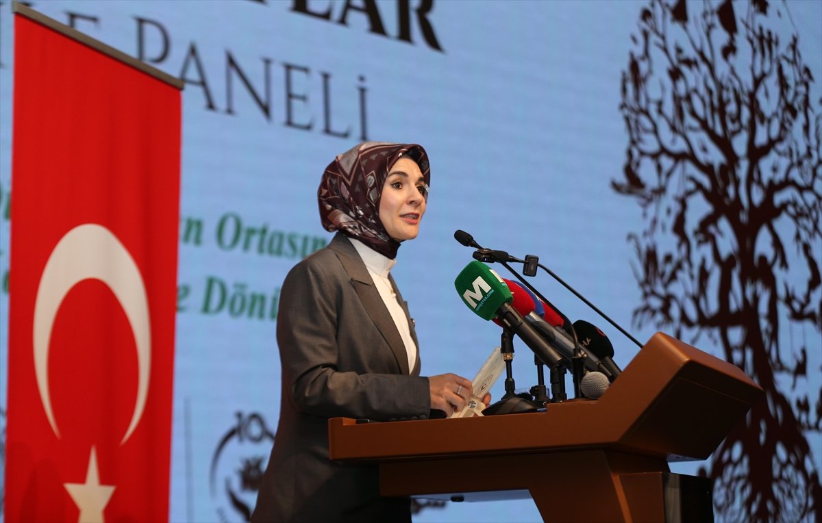 Aile ve Sosyal Hizmetler Bakanı Göktaş, 'Kökler ve Kanatlar Aile Paneli'nde konuştu: