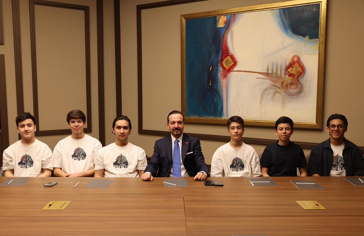 AK Parti Genel Başkan Yardımcısı Zorlu, Özbekistan'ın 'Music Bolalar' grubuyla buluştu: