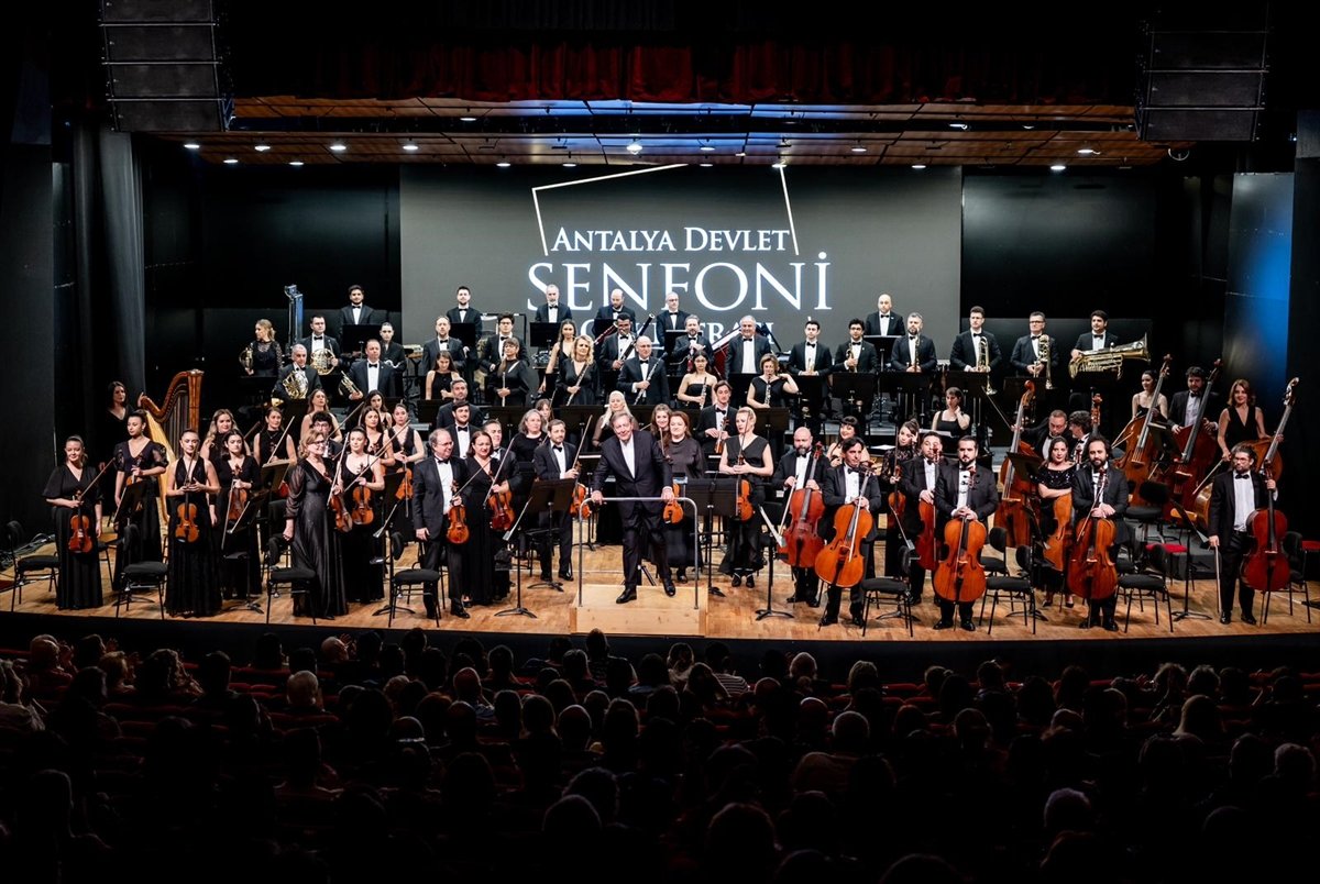 Antalya Devlet Senfoni Orkestrası, DenizBank Konserleri'nde sanatseverlerle buluştu