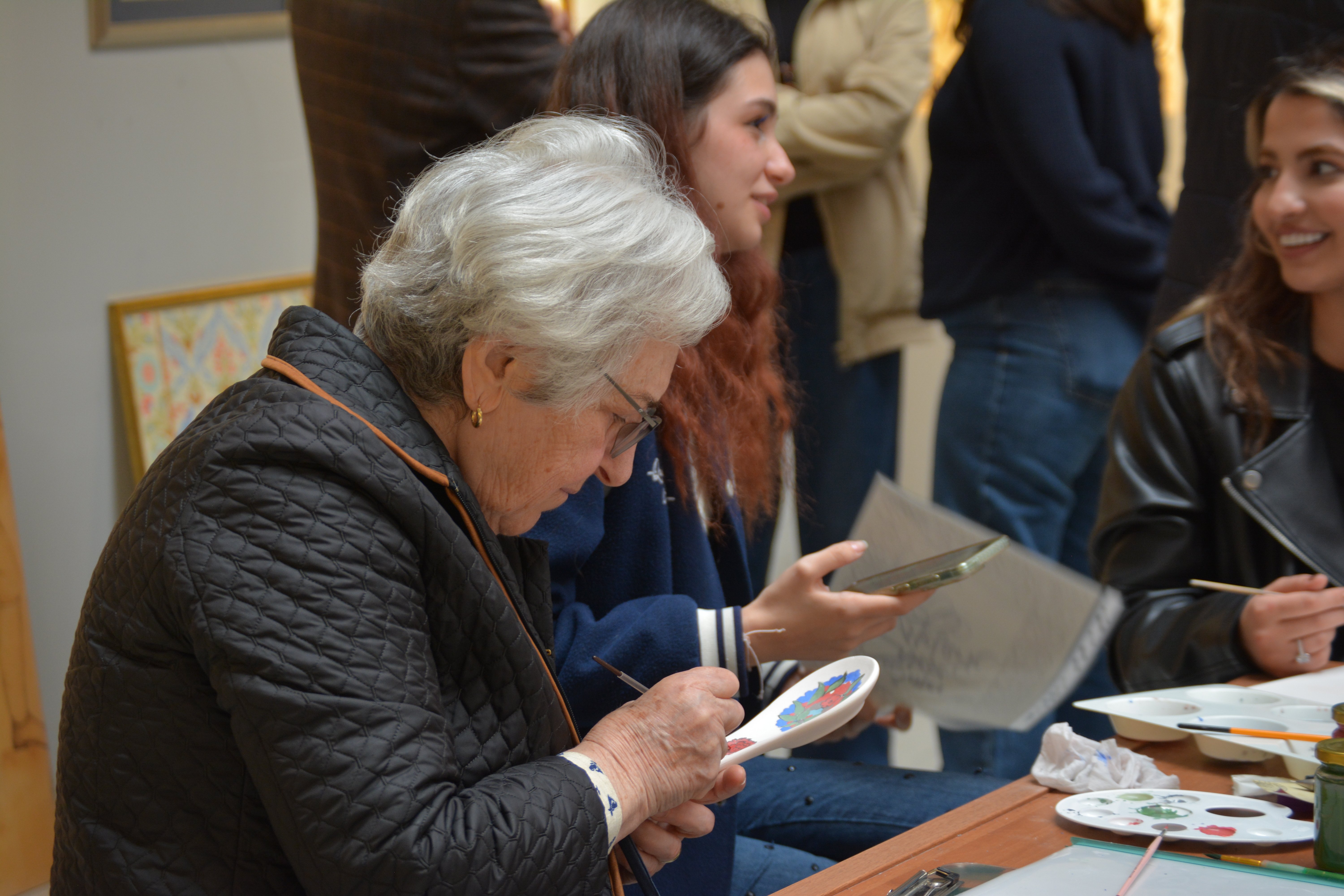 Antalya'da 'Her Yaşta Sanat' çalıştayı düzenlendi