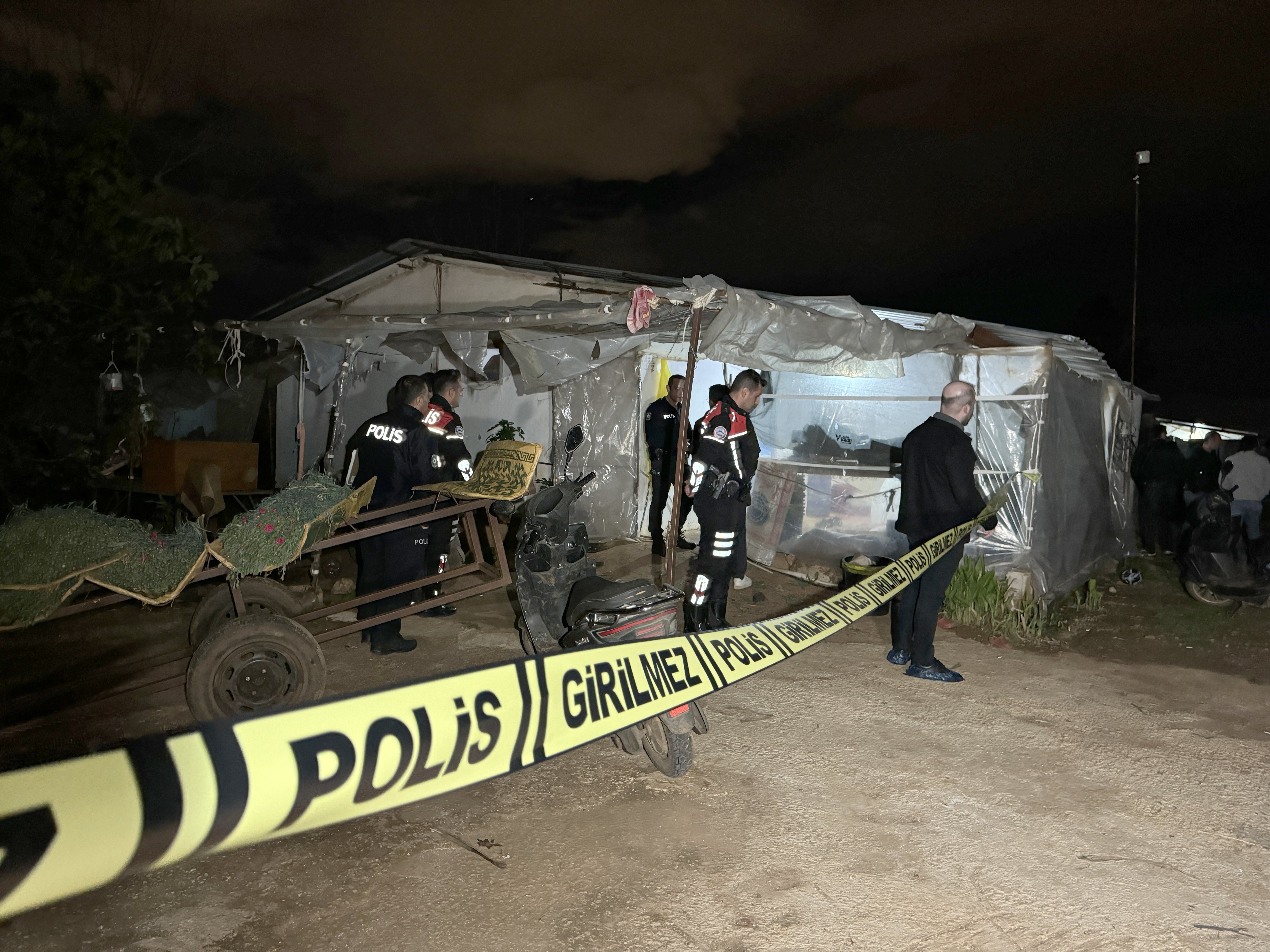 Antalya'da sera işçisi kadın evinde ölü bulundu