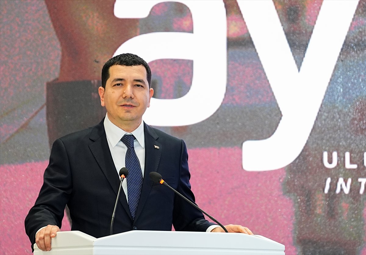 Avrupa'nın en büyük ayakkabı moda fuarı İstanbul'da açıldı