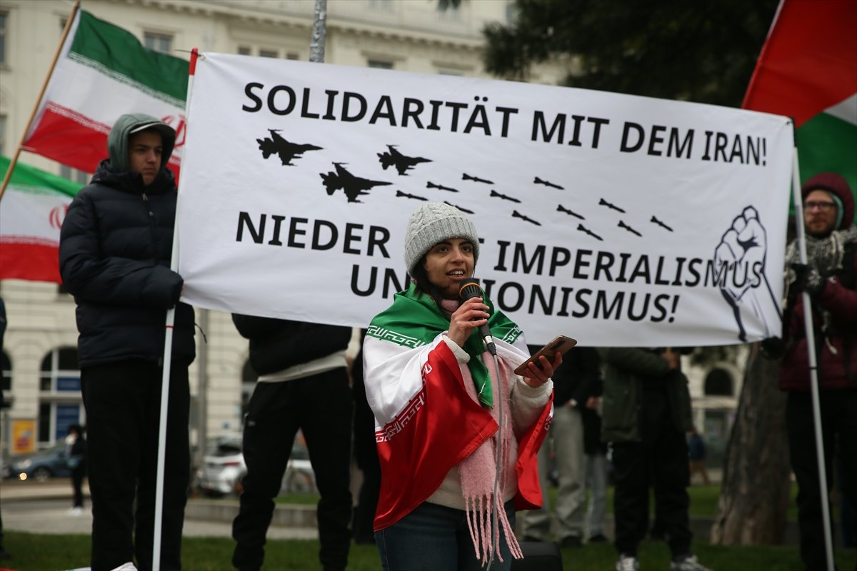 Avusturya'nın başkenti Viyana'da, ABD ve İsrail'in saldırıları protesto edildi