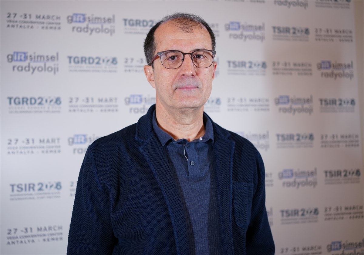 Bacakta ve kolda ani tek taraflı şişlik toplardamar pıhtısının habercisi