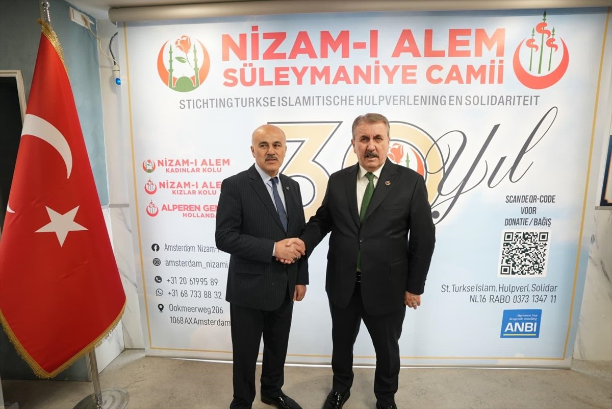 BBP Genel Başkanı Destici, Amsterdam'da partililerle bir araya geldi