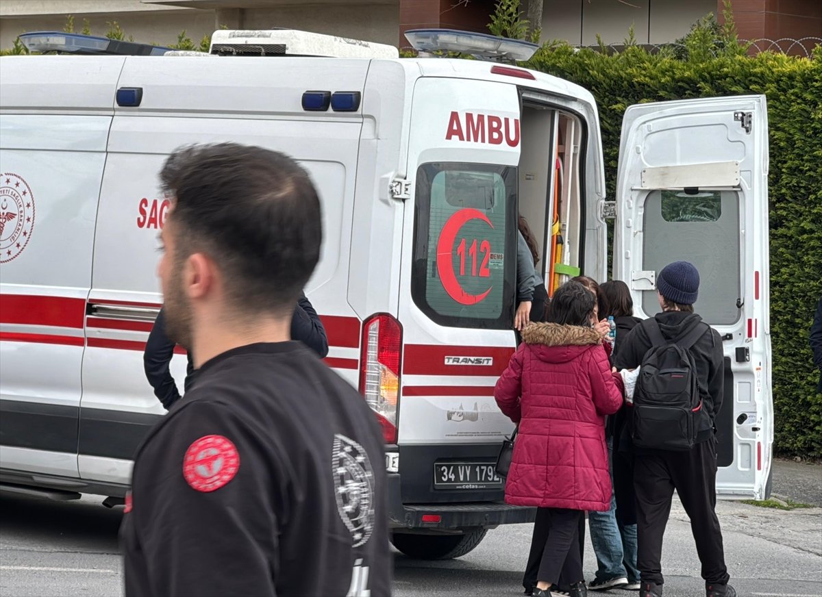 Beylikdüzü'nde lisenin laboratuvarında deney sırasındaki patlamada 4 öğrenci yaralandı