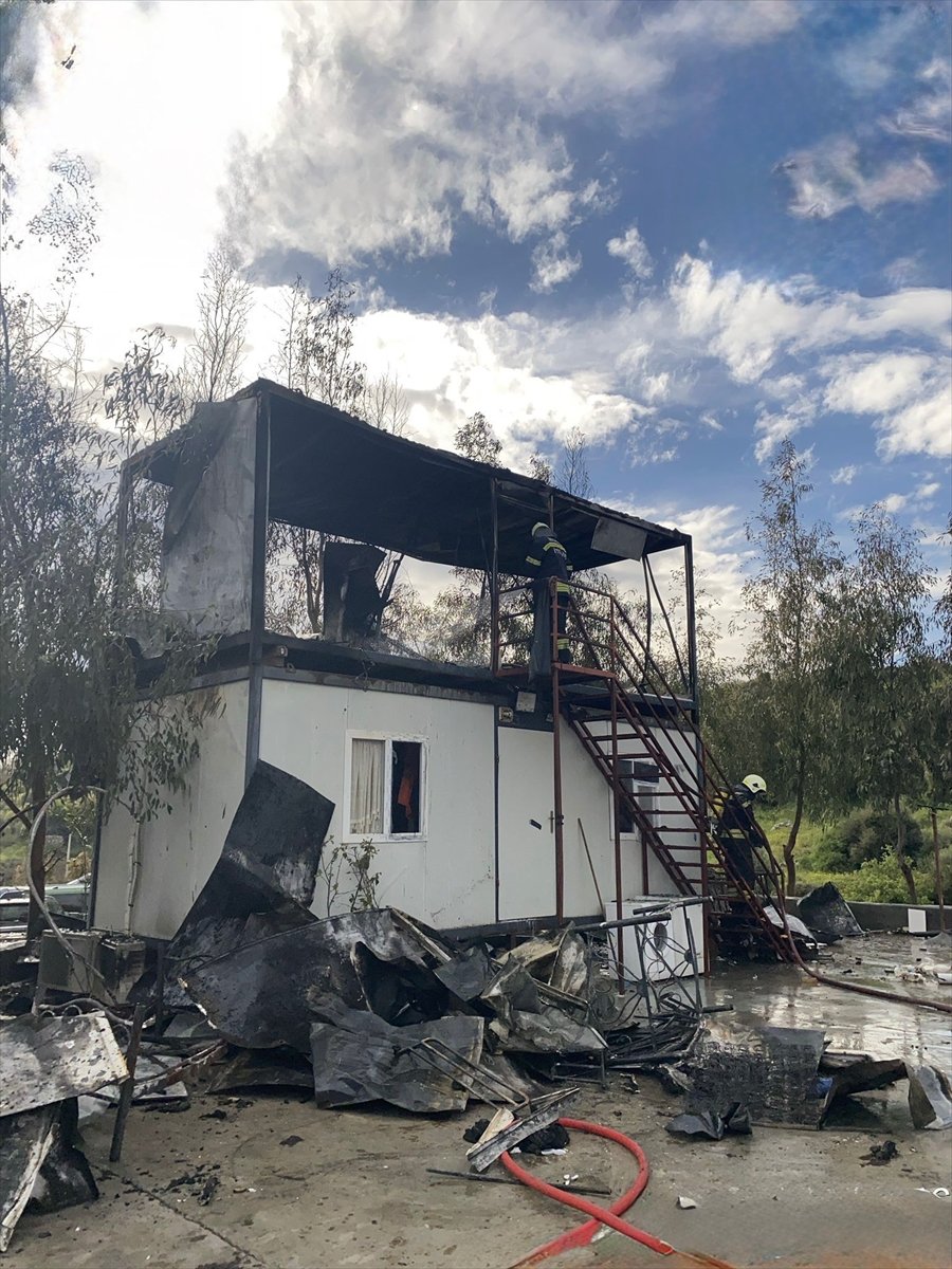 Bodrum'da konteynerde çıkan yangın söndürüldü