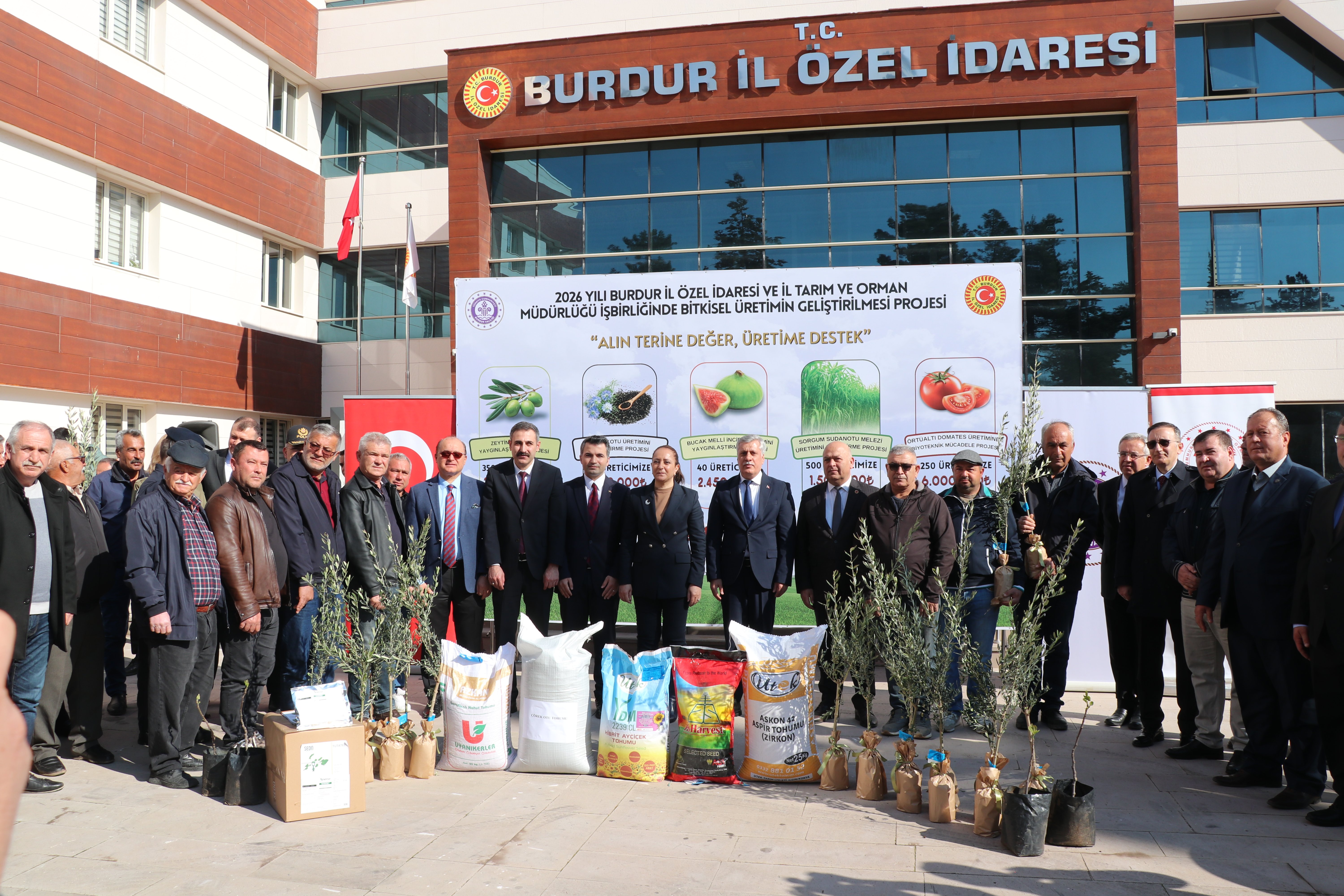 Burdur'da kuraklığa dayanıklı ürünlerin teşviki için üreticilere 20 milyon lira destek verildi