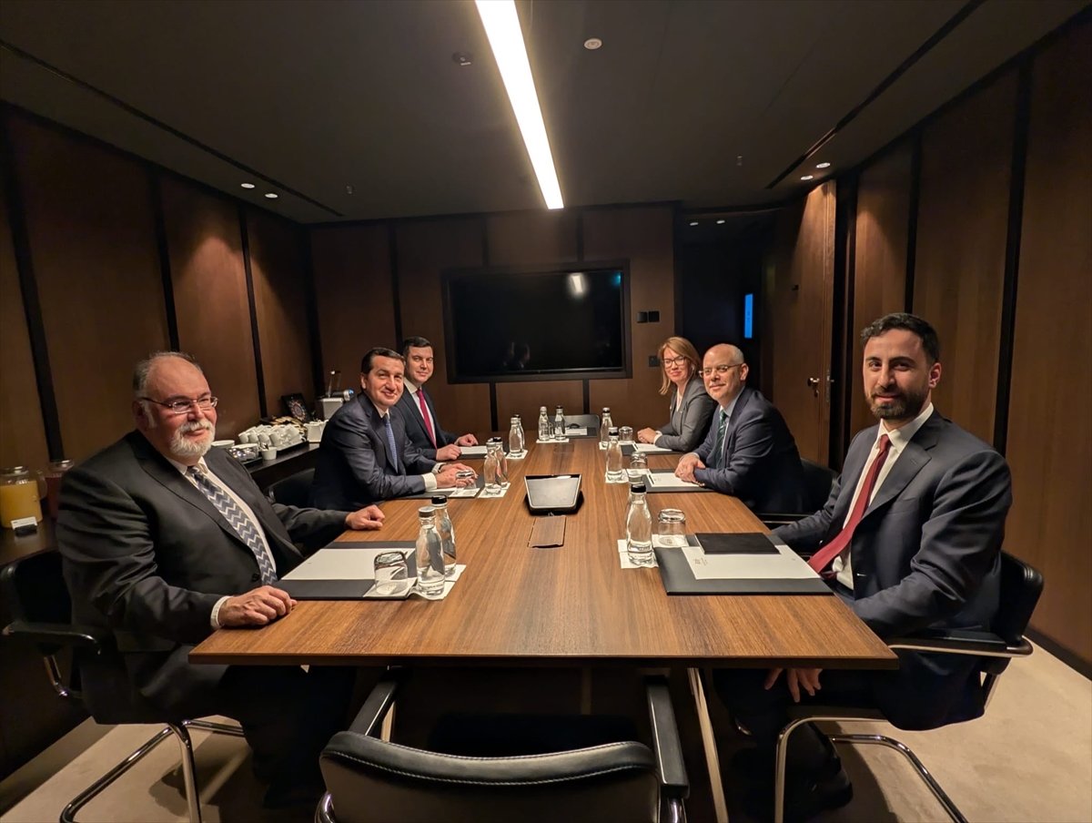 Cumhurbaşkanı Başdanışmanı Kılıç, Azerbaycan Cumhurbaşkanı Müşaviri Hacıyev ile görüştü: