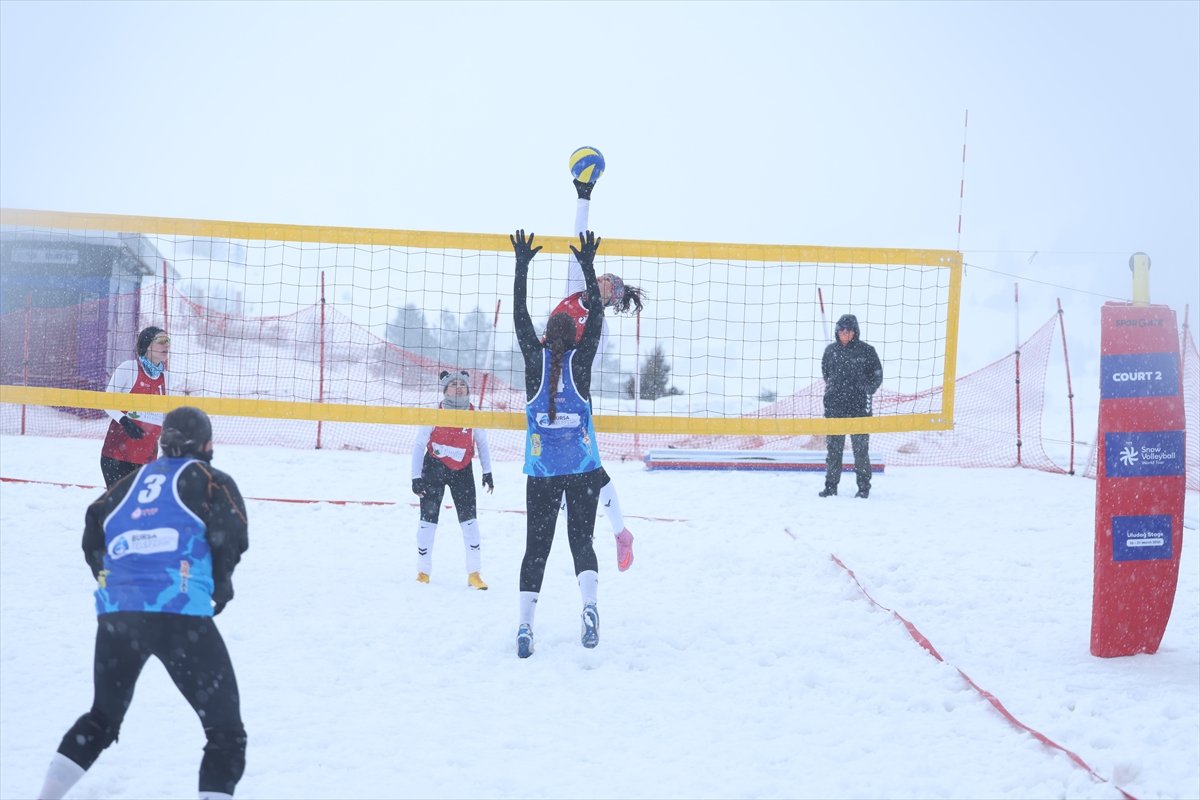 FIVB Kar Voleybolu Dünya Turu Uludağ, Bursa'da devam ediyor