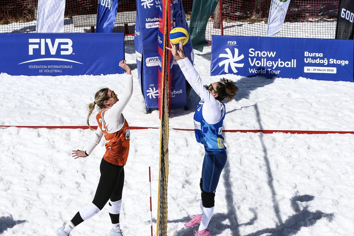 FIVB Kar Voleybolu Dünya Turu Uludağ'da başladı