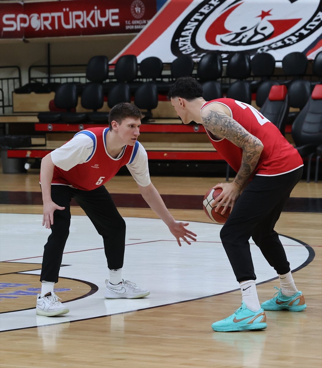 Gaziantep Basketbol'da hedef yeniden liderlik koltuğuna oturmak