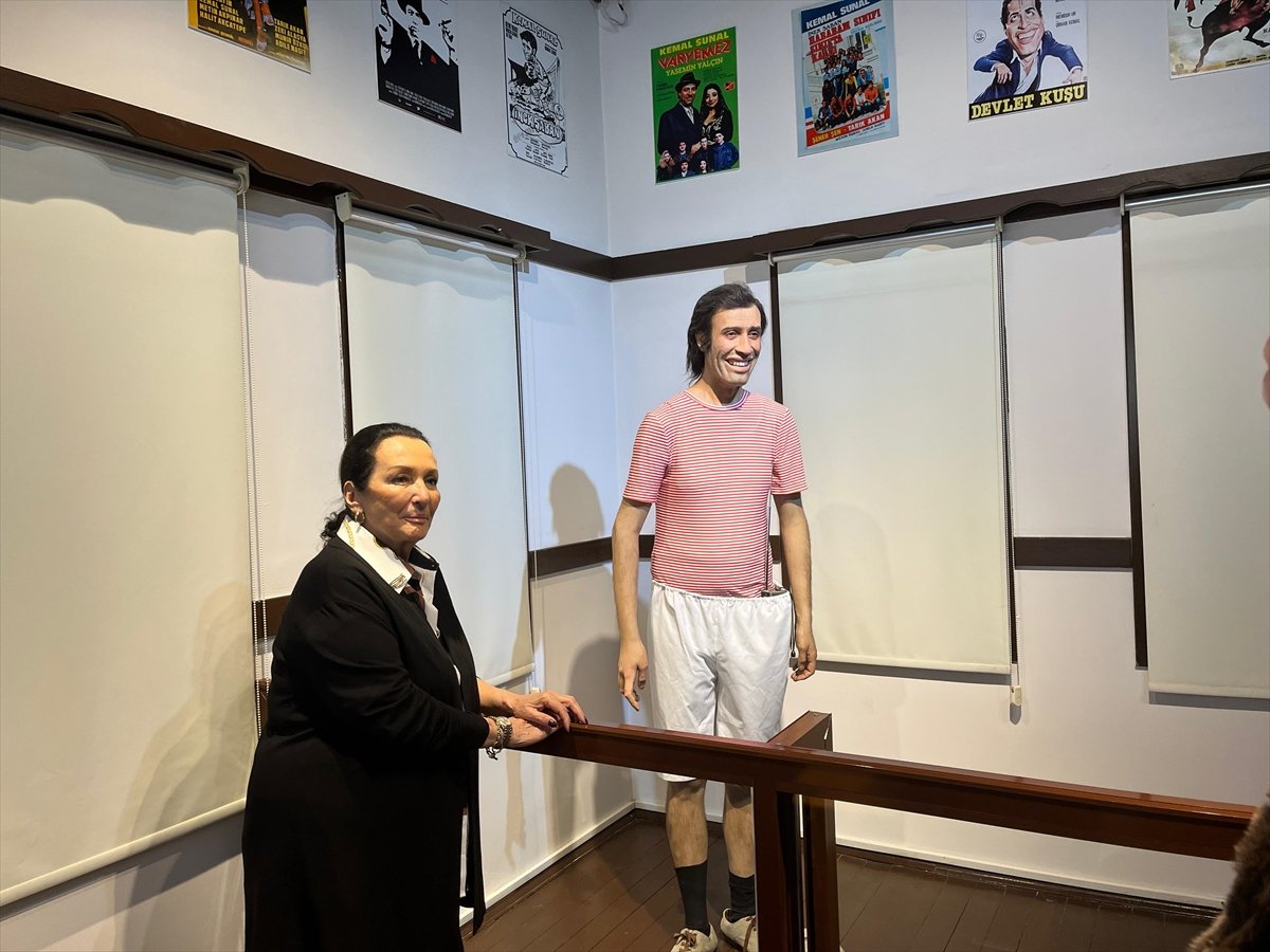 Gül Sunal, Malatya'da Kemal Sunal anı odasını ziyaret etti