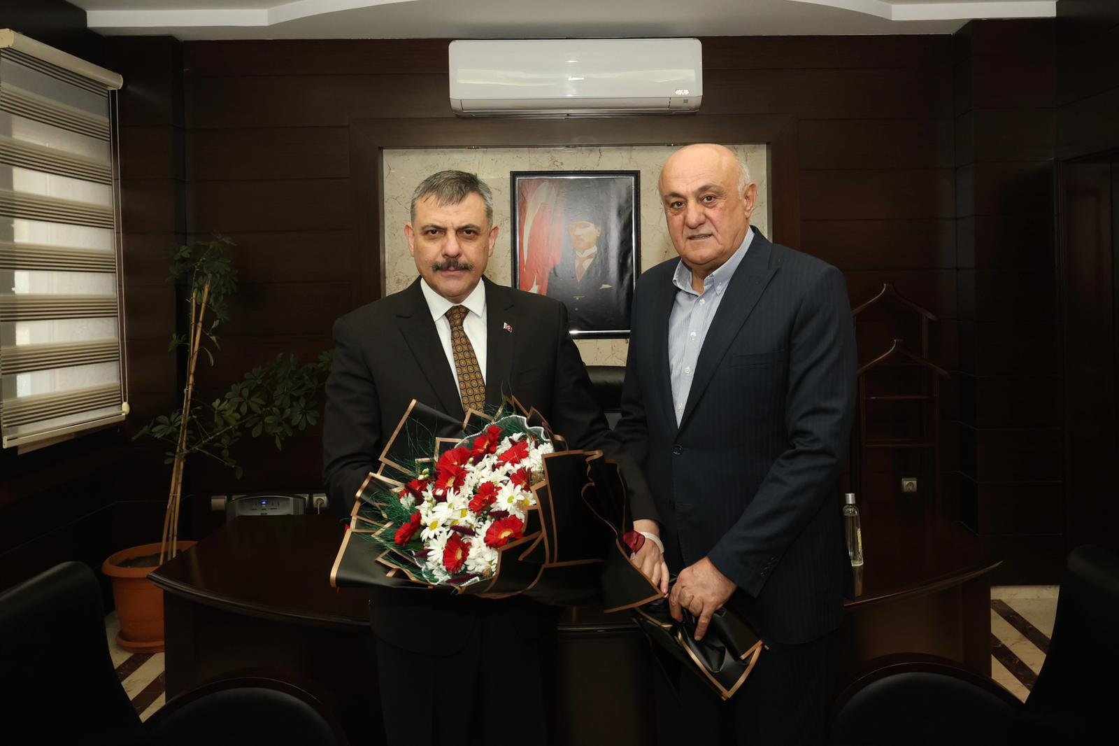 İçişleri Bakanı Çiftçi, Konya'da şeker fabrikasını ziyaret etti