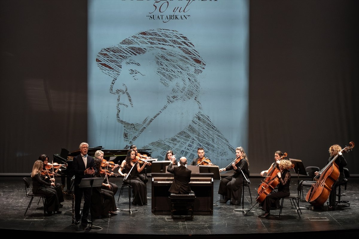 'İmgesel Sanat Yolculuğunda 50 Yıl-Suat Arıkan' konseri düzenlendi