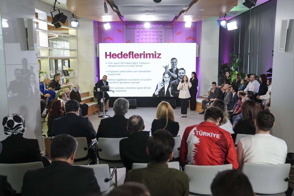 İşitme engelli toplumun temsilcileri AA'nın 'Eller Konuşur' projesine tam destek verdi
