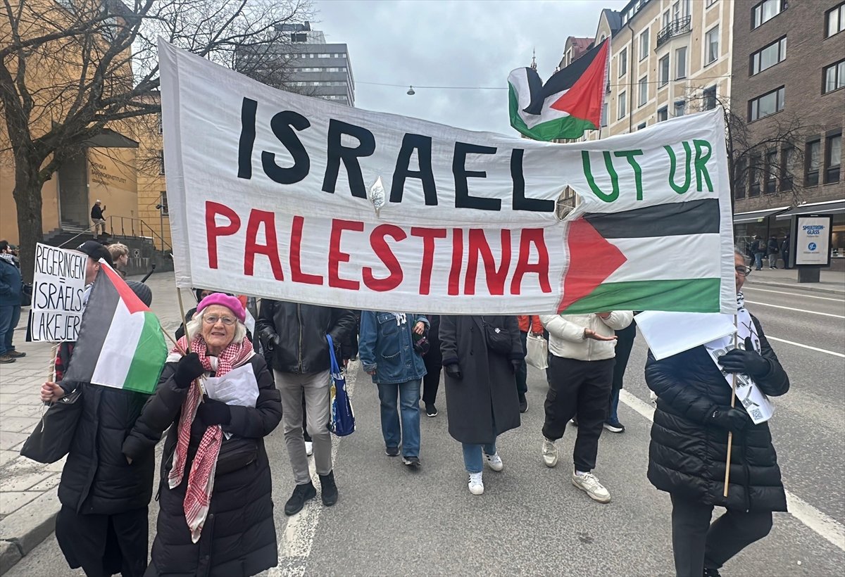 İsveç'te, İsrail'in Gazze ve Lübnan'a yönelik saldırıları protesto edildi