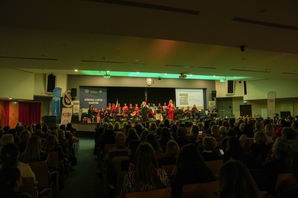 İzmir'de 'Otizmi Müzikle Fark Ediyoruz' etkinliği düzenlendi