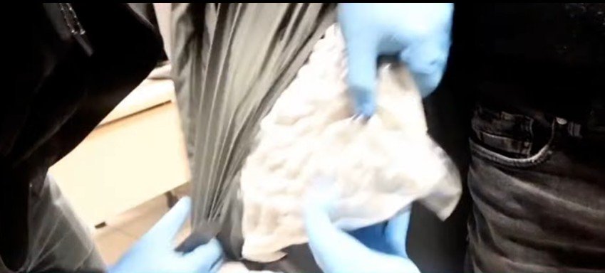 Kapıkule'de 2 kişinin montunda 12 kilogram uyuşturucu çıktı