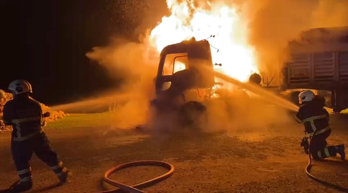 Mardin'de tırda çıkan yangın söndürüldü