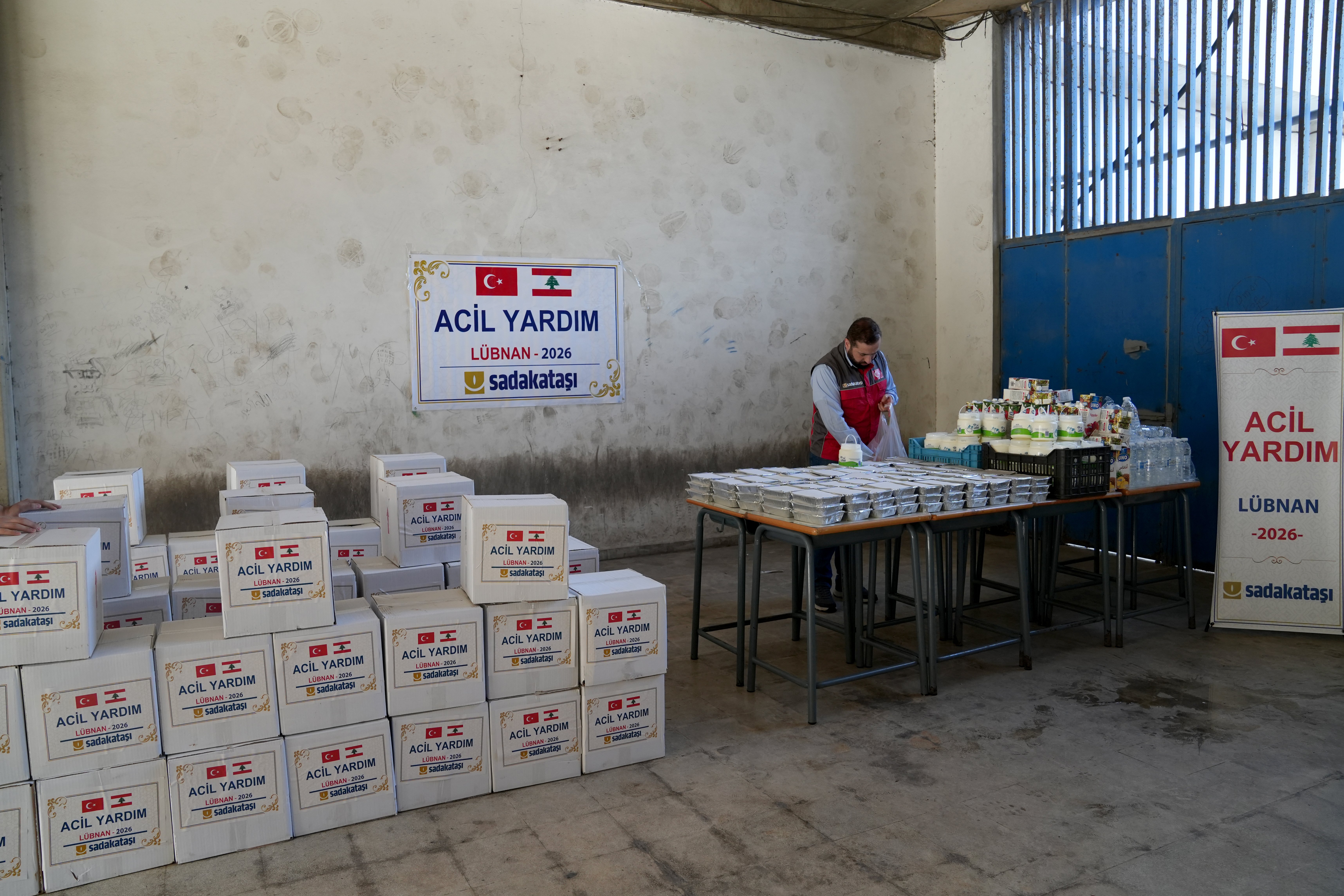 Sadakataşı, Lübnan'da çok sayıda yerinden edilmiş aileye insani yardım ulaştırdı