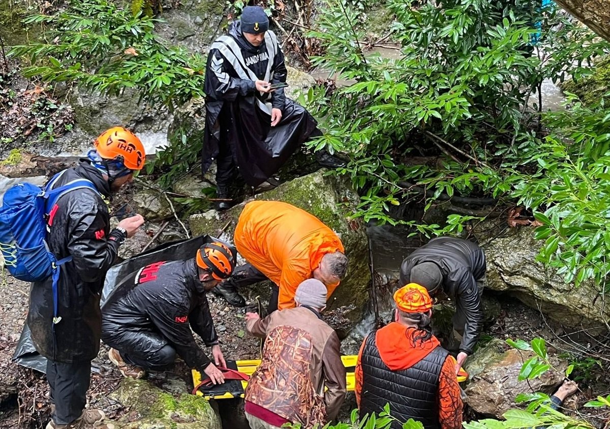 Sakarya'da kaybolan kişinin cesedi dere yatağında bulundu