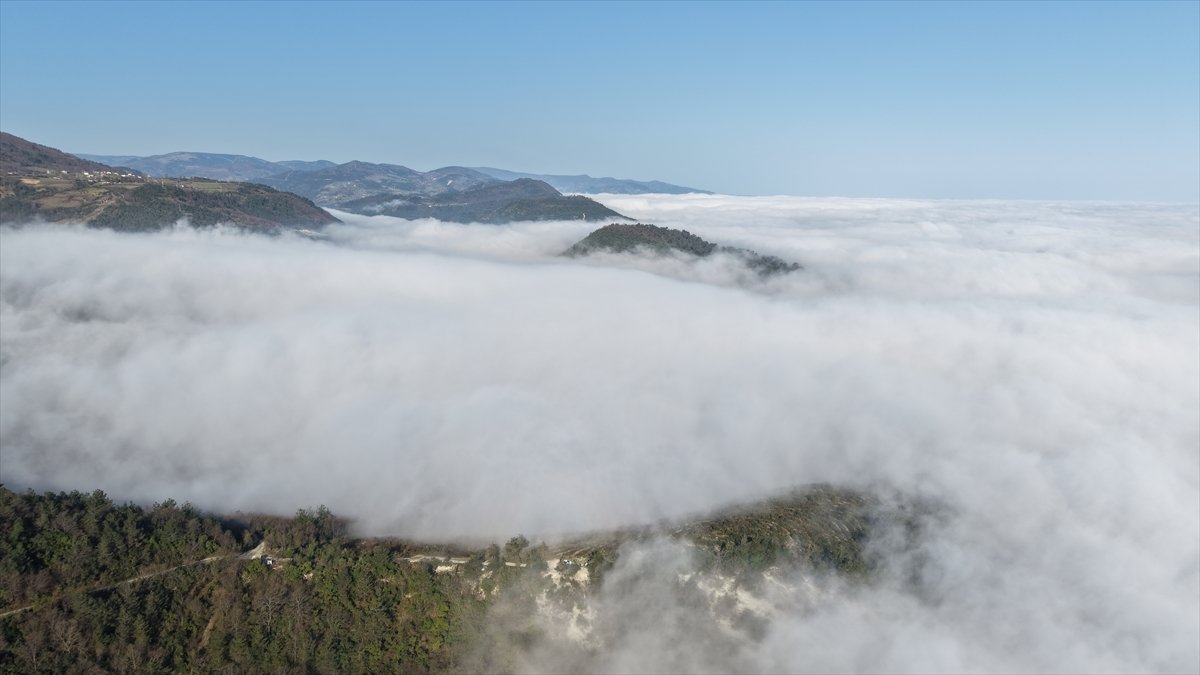 Samsun'da Karadeniz'in üzerini kaplayan sis dronla görüntülendi