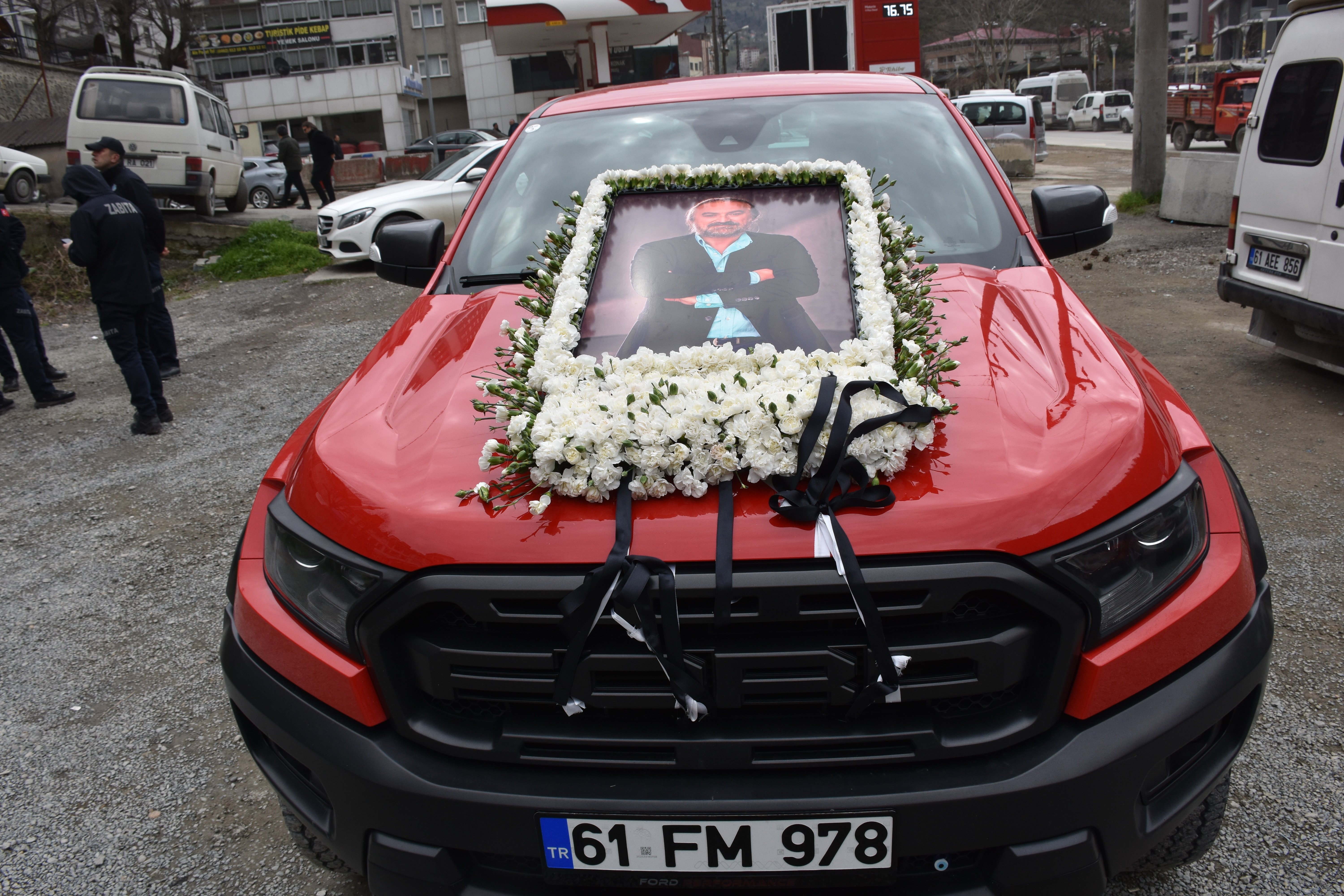 Sanatçı Volkan Konak vefatının birinci yılında memleketi Trabzon'da anıldı