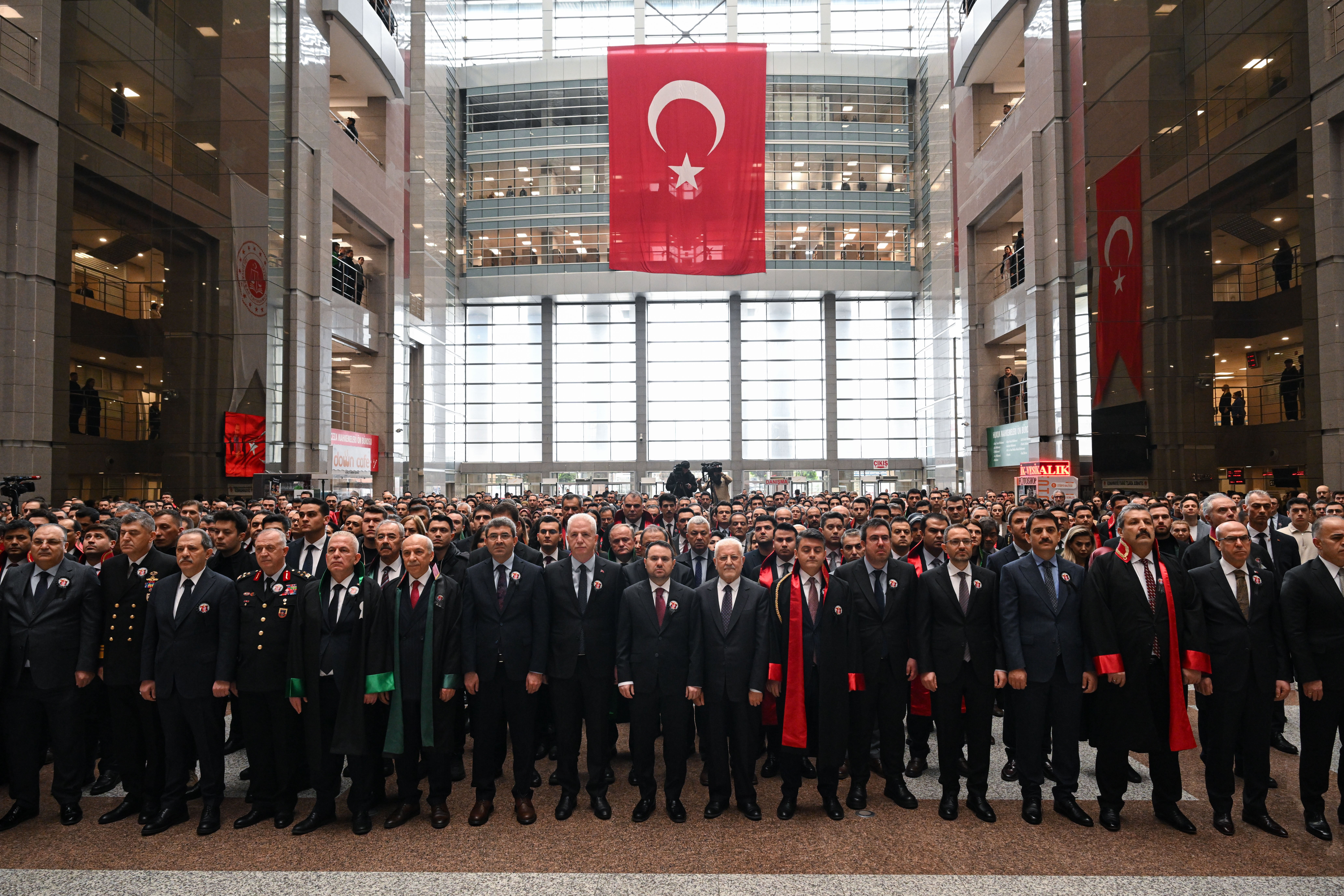 Şehit Savcı Mehmet Selim Kiraz İstanbul Adliyesi'nde törenle anıldı