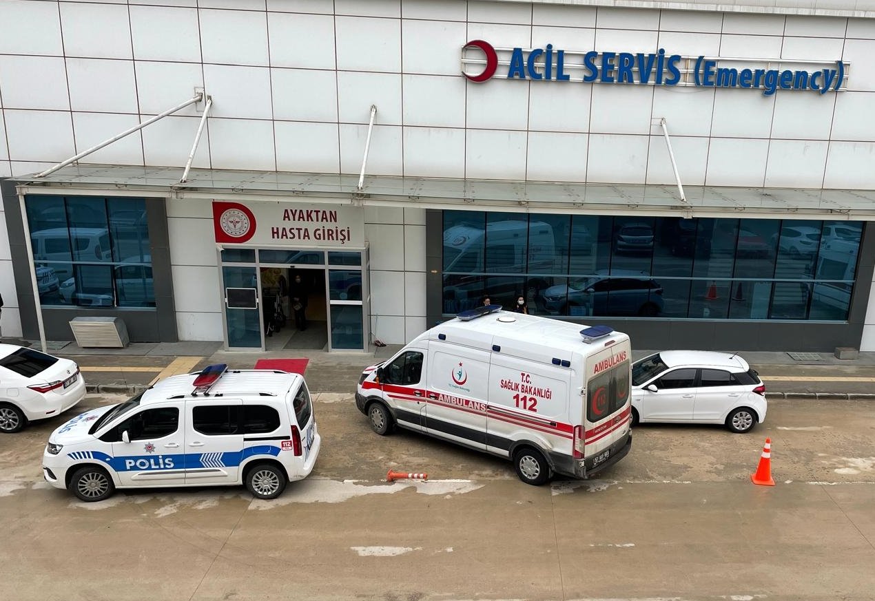 Sinop'ta üçüncü katın balkonundan düşen kişi öldü