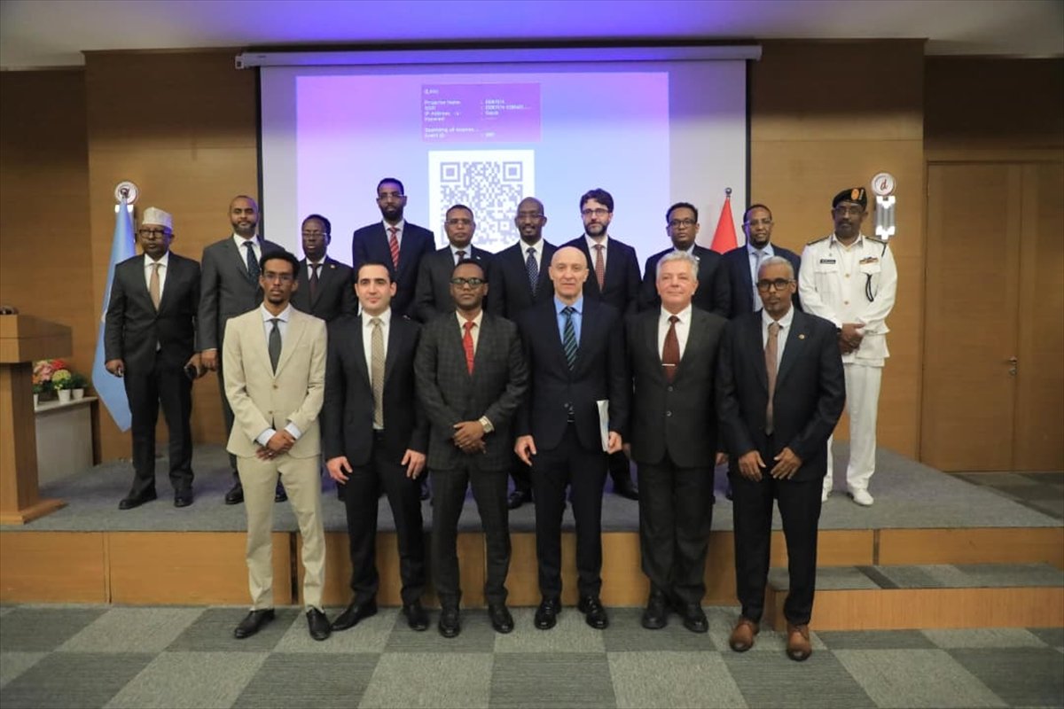 Somali uluslararası balıkçılık lisansını Türk gemisine verdi