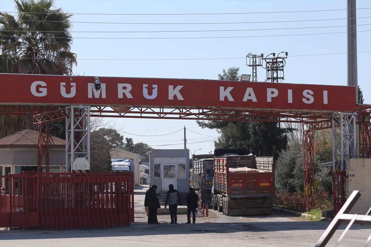 Suriye ile ticaret yapan ŞUTSO üyelerine Akçakale Gümrük Kapısı'ndan geçiş kolaylığı getirildi