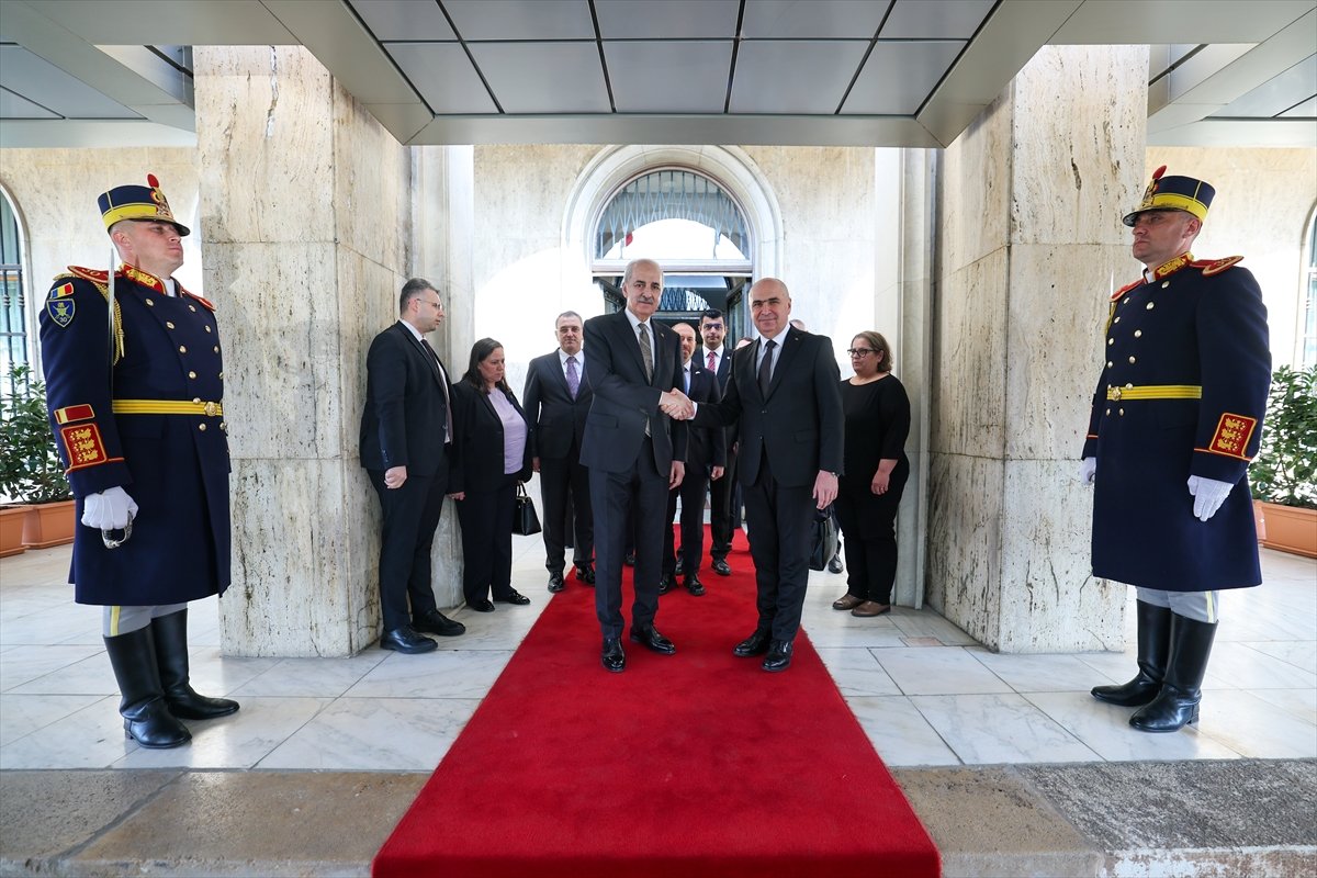 TBMM Başkanı Kurtulmuş, Bükreş'te, Romanya Başbakanı Bolojan ile görüştü