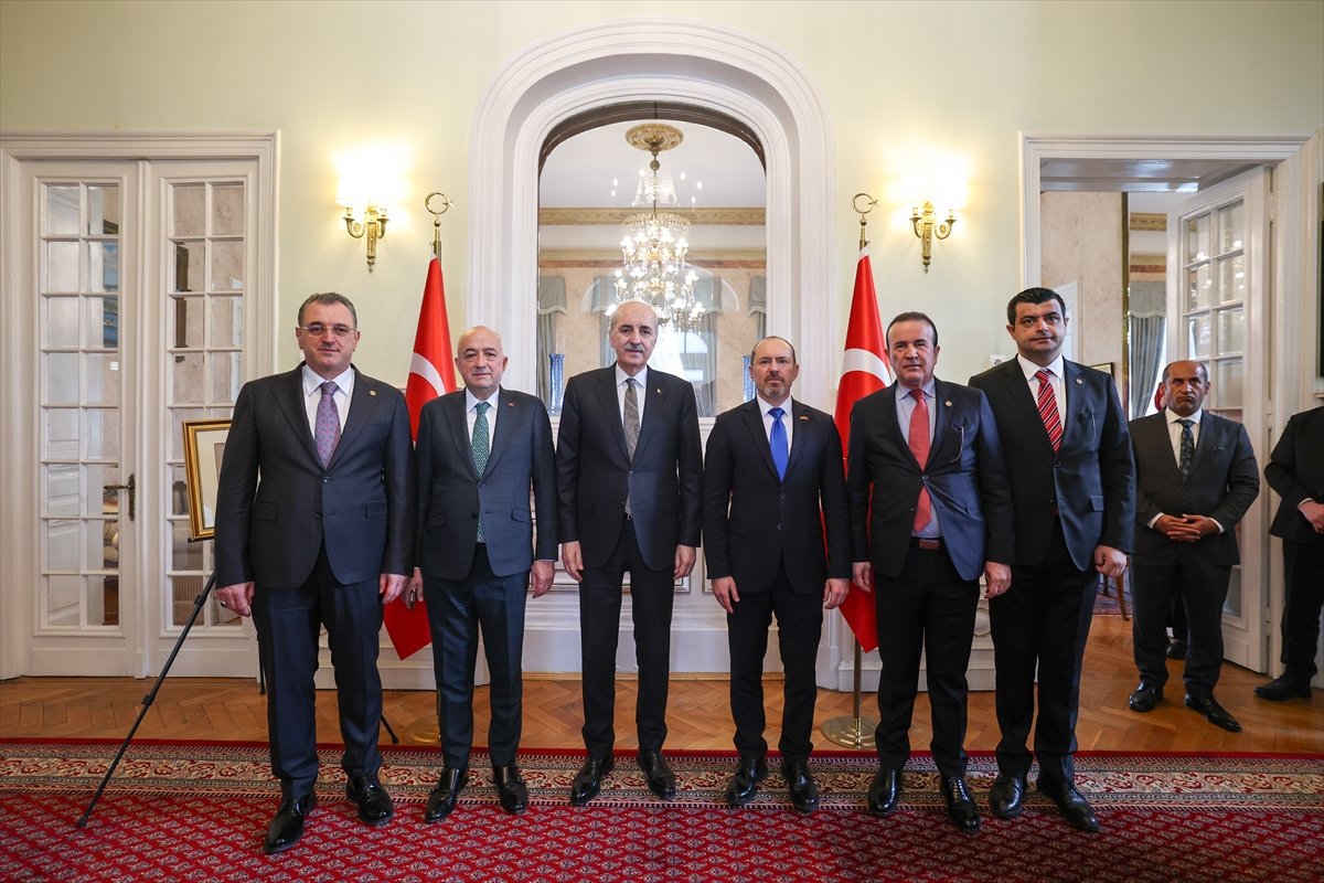 TBMM Başkanı Kurtulmuş, Türkiye'nin Bükreş Büyükelçiliğini ziyaret etti