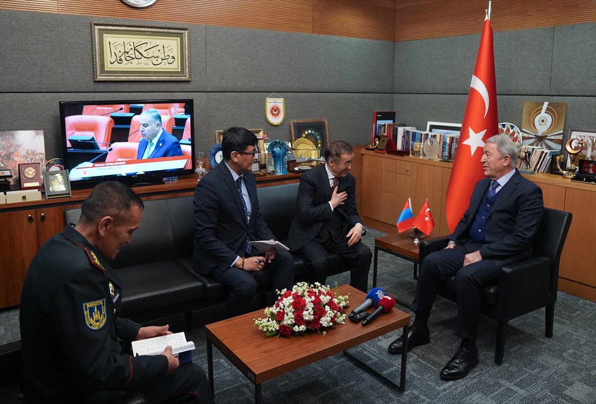 TBMM Milli Savunma Komisyonu Başkanı Akar, Moğolistan'ın Ankara Büyükelçisi Gombosuren ile görüştü