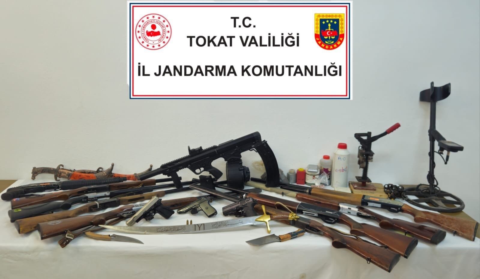 Tokat'ta tarihi eser ve silah kaçakçılığı operasyonunda 6 zanlı yakalandı