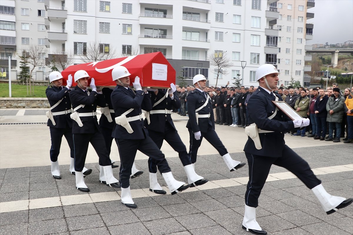 Trabzon'da kalp krizi geçiren polis memuru hayatını kaybetti