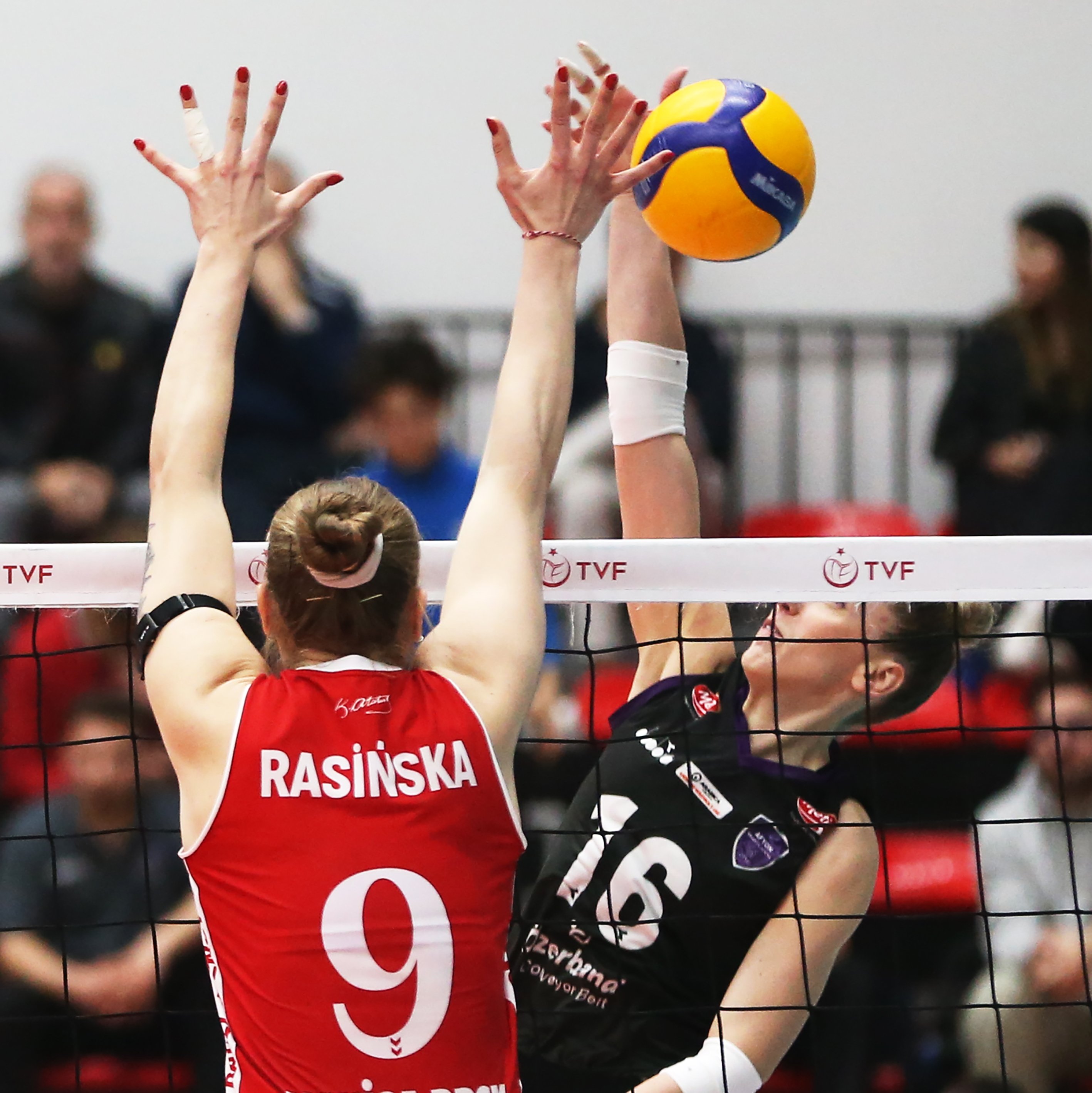 Voleybolda Kadınlar 1. Lig yarı final etabı, Alanya'da tamamlandı