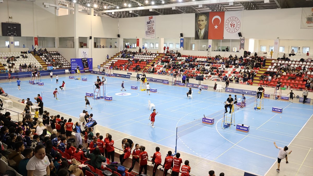 11-13 Yaş Altı Türkiye Badminton Şampiyonası, Amasya'da başladı