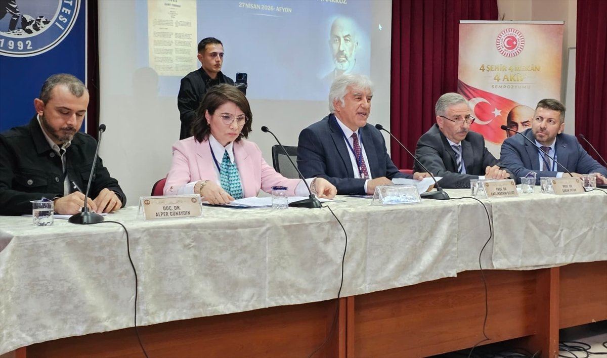 Afyonkarahisar'da 'Mehmet Akif Ersoy'da Azimet ve Büyük Taarruz' paneli düzenlendi