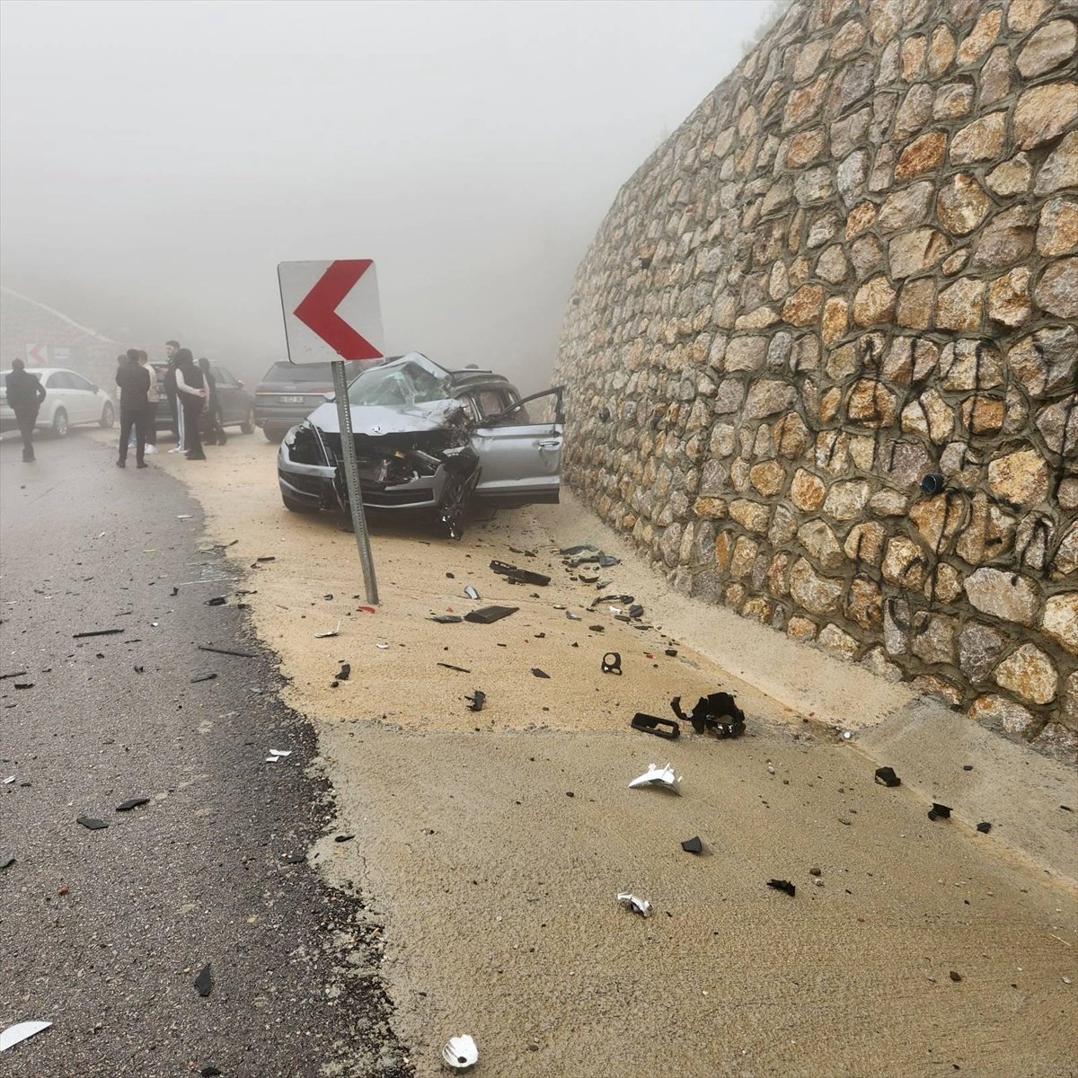 Antalya'da tır ile otomobilin çarpıştığı kazada 1 kişi öldü, 3 kişi yaralandı