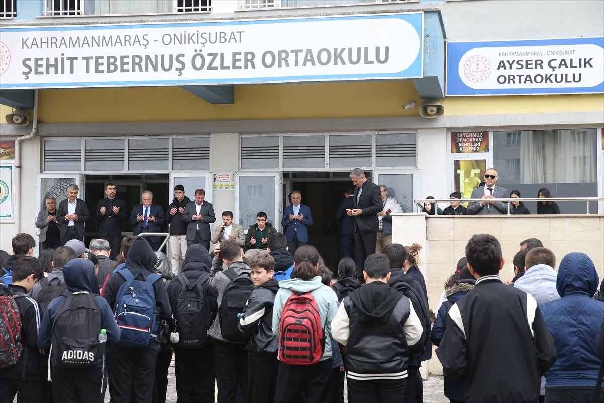 Ayser Çalık Ortaokulu öğrencileri farklı okul binasında eğitime yeniden başladı