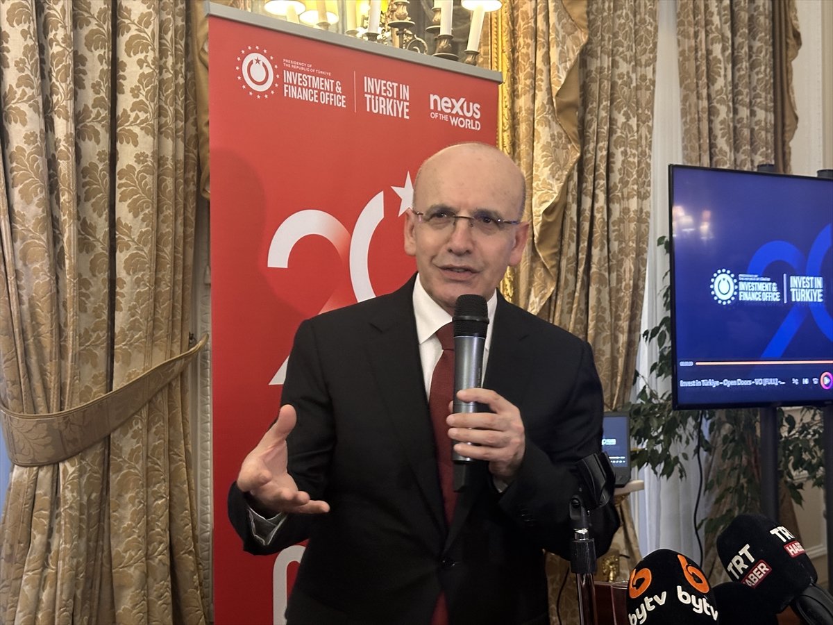 Bakan Şimşek, Cumhurbaşkanlığı Yatırım ve Finans Ofisinin Londra'daki '20. Yıl' resepsiyonunda konuştu: