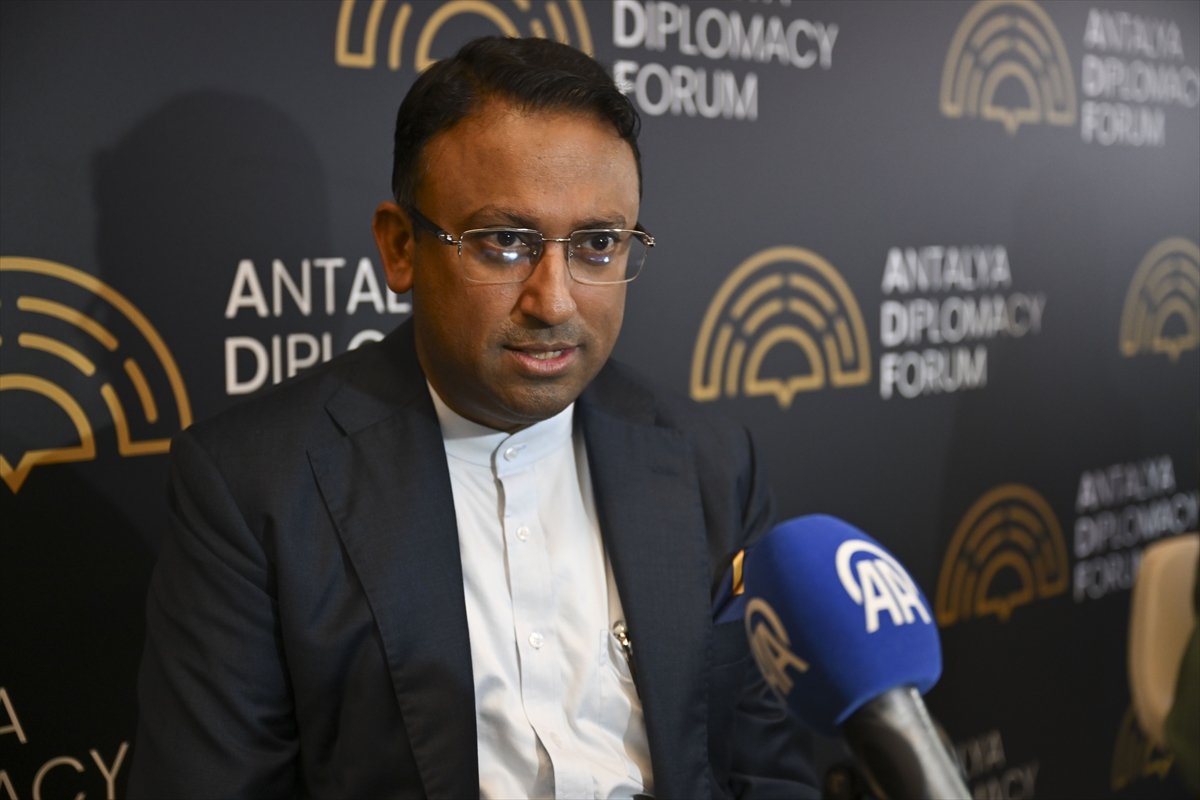 Bangladeş Başbakanı'nın Danışmanı Kabir'den Orta Doğu'daki gerilime karşı diplomasi vurgusu: