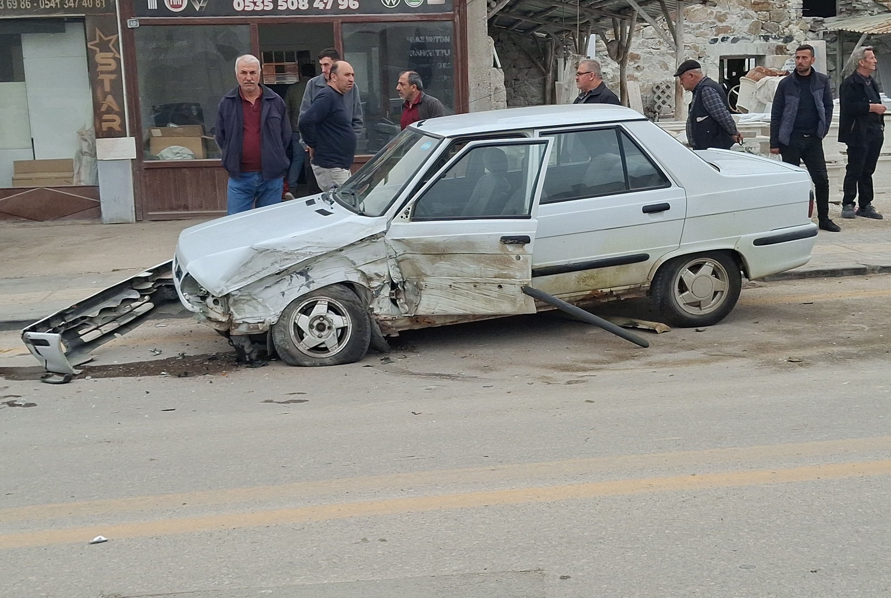 Başkentte 3 aracın karıştığı trafik kazasında 3 kişi yaralandı