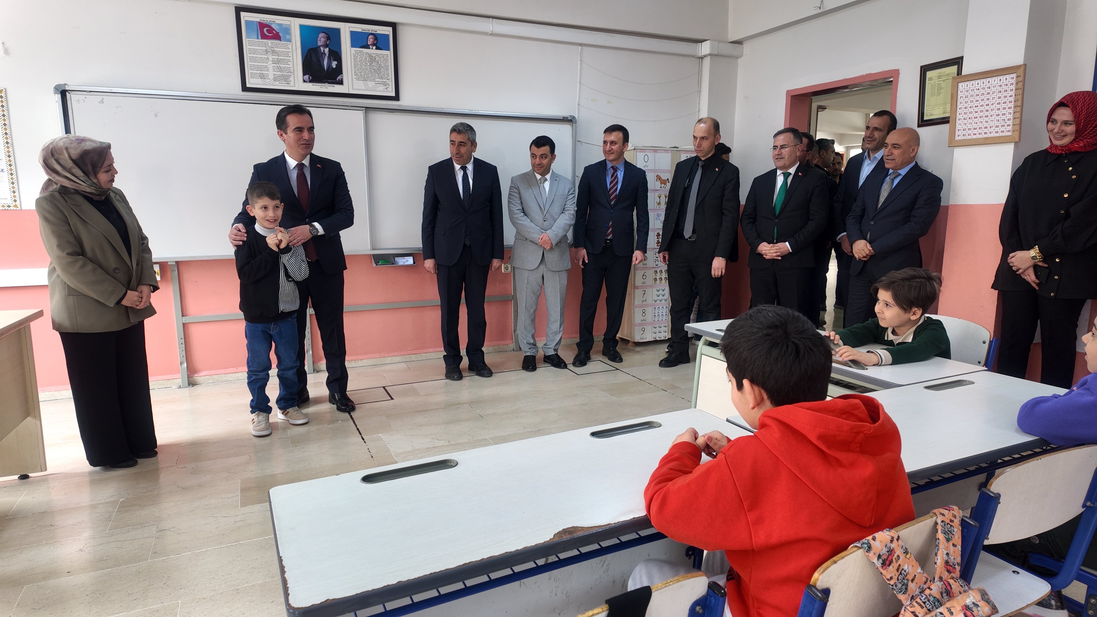 Bitlis'te '2 Nisan Dünya Otizm Farkındalık Günü' etkinliği yapıldı