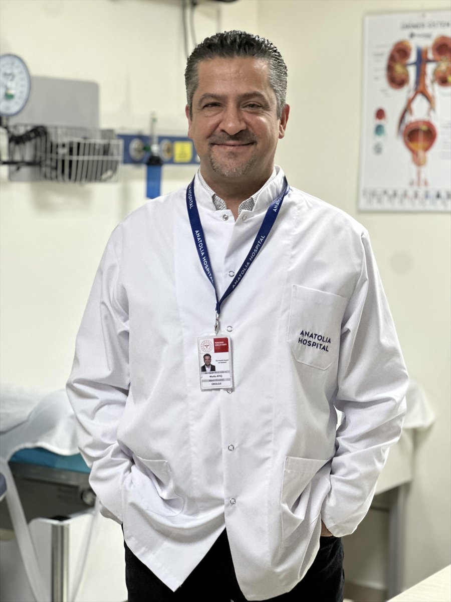 Böbrek tümörü ve rahim ağzı kanserinden aynı seansta robotik cerrahiyle kurtuldu